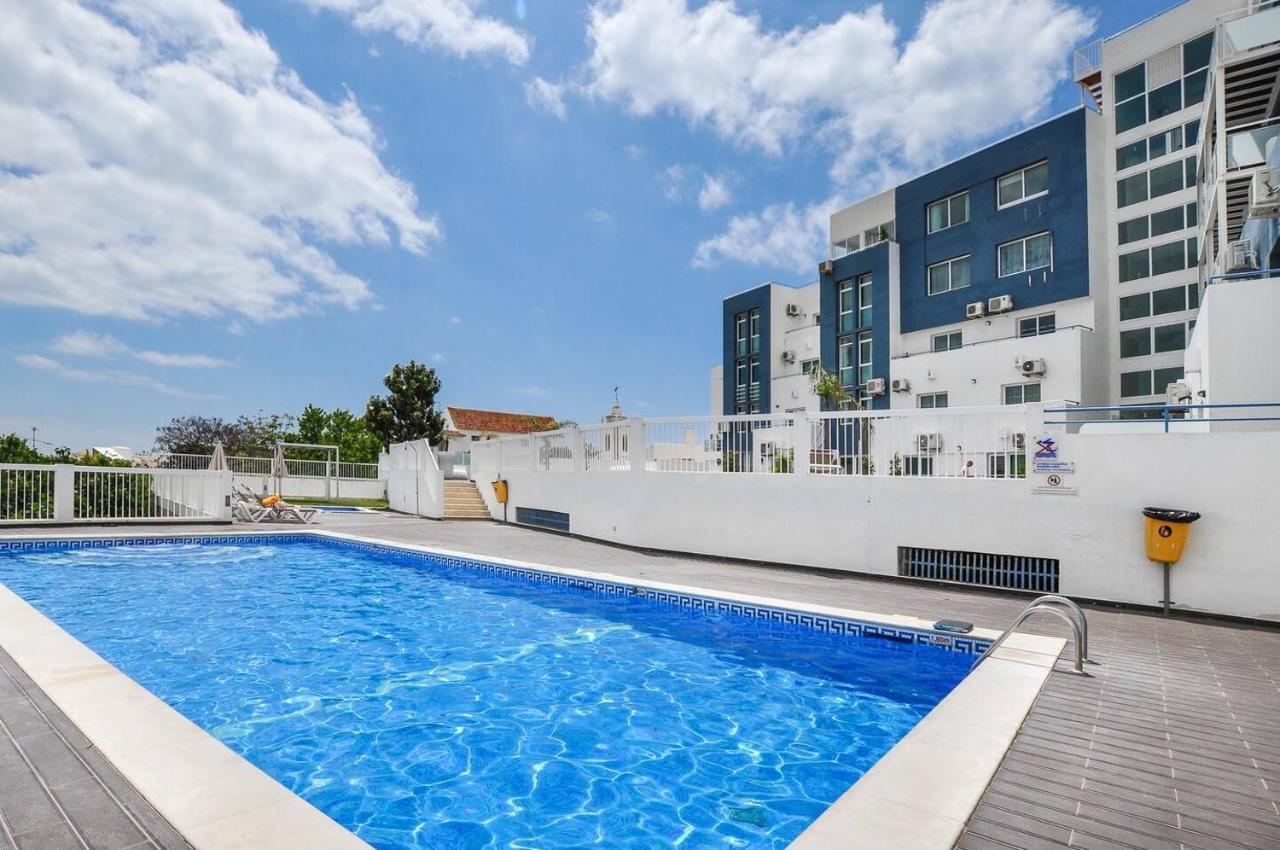 Appartement Deluxe In Old Town, 200m Walk To Beach, Pool Parking Albufeira